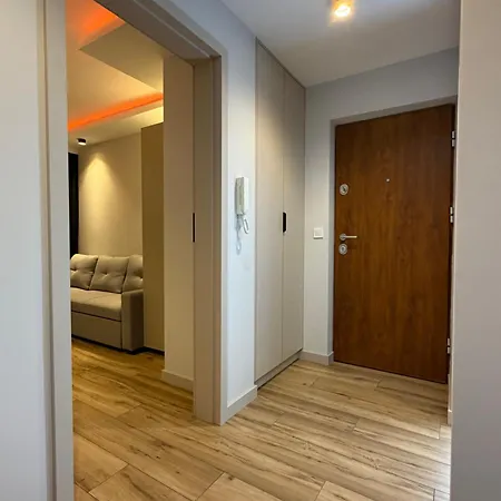 Max Apartment *